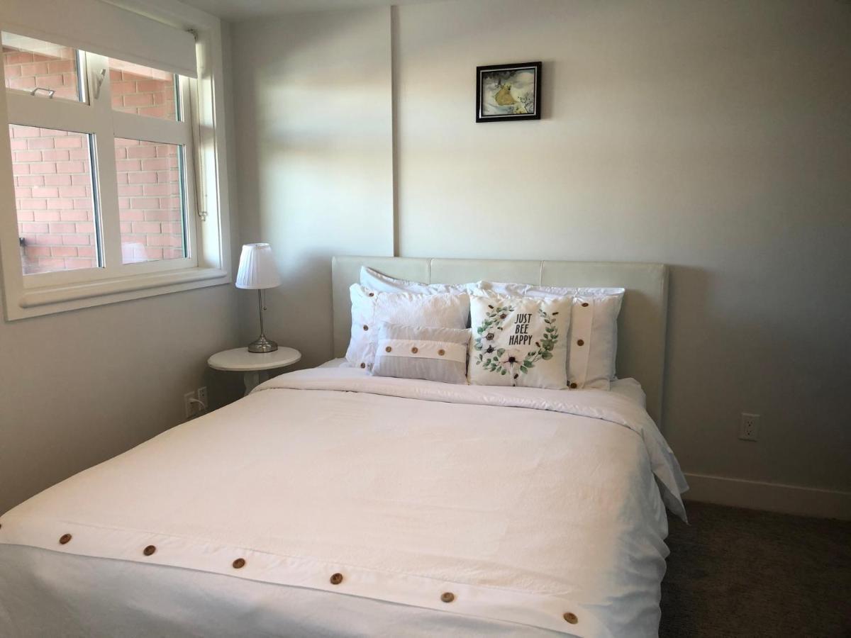YYC Amicable, Cozy, High Speed Internet, Sleeps 2 Riverview Downtown Apartment מראה חיצוני תמונה